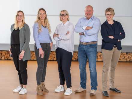 Photo de l'équipe RH avec Anna Schweizer, Michèle Oswald, Claudia Bussmann, Oliver Truffer et Doris Hodel